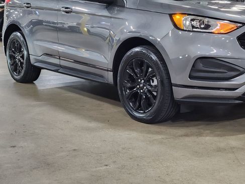 Used 2024 Ford Edge SE w/ Black Appearance Package image 16