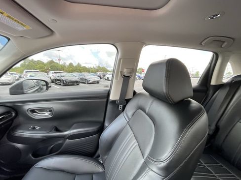 Used 2025 Honda HR-V EX-L image 11