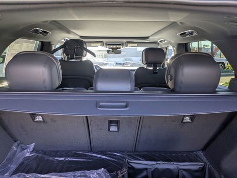 New 2026 Land Rover Range Rover Sport SE image 17