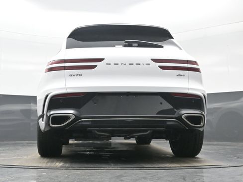 New 2026 Genesis GV70 2.5T Sport Prestige image 16