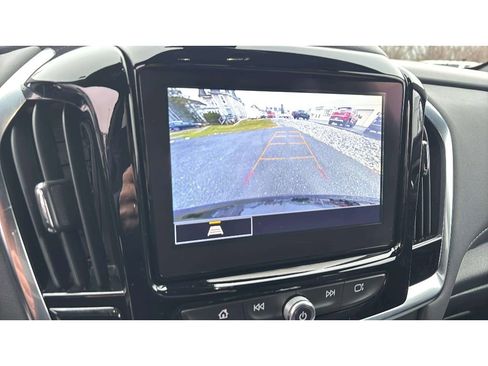 Used 2024 Chevrolet Traverse LT image 19