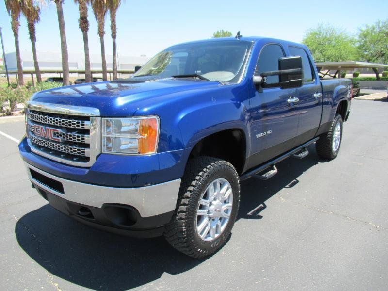 Used 2013 GMC Sierra 2500 SLE AWD/4WD image 2