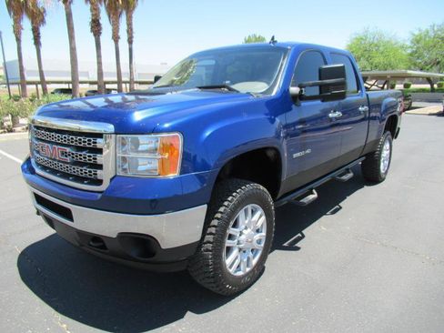 Used 2013 GMC Sierra 2500 SLE AWD/4WD image 2
