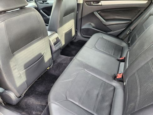 Used 2012 Volkswagen Passat 2.5 SE image 29