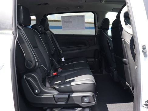Certified 2026 Honda Odyssey Touring image 14