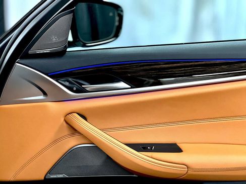 Used 2022 BMW 530i xDrive w/ M Sport Package image 45