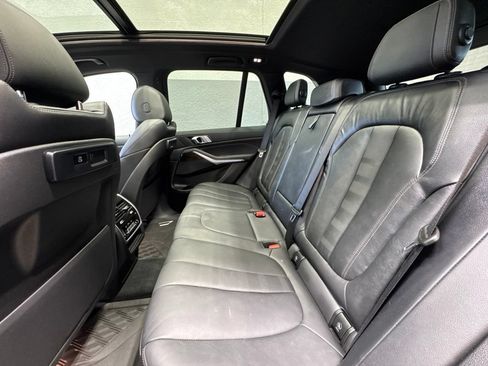 Used 2021 BMW X5 xDrive40i w/ M Sport Package AWD/4WD image 20