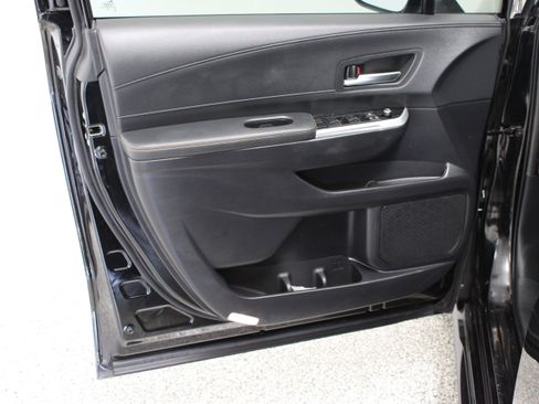 Certified 2025 Toyota Sienna XLE Woodland Edition AWD/4WD image 12