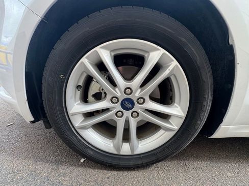Used 2018 Ford Fusion SE FWD image 34