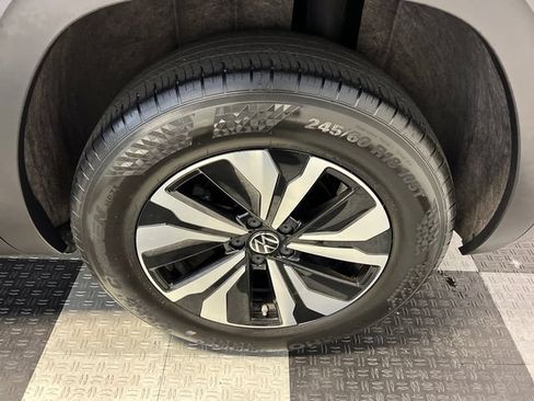 Certified 2024 Volkswagen Atlas Cross Sport SE FWD image 15