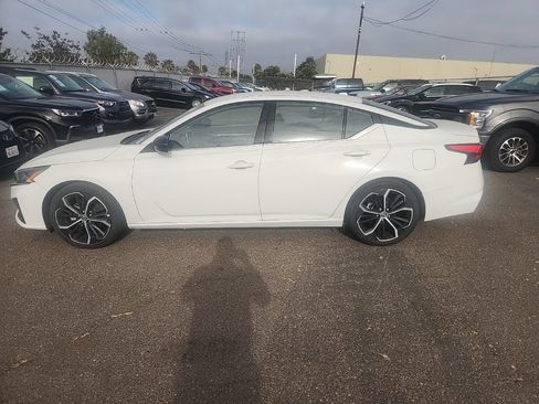Used 2024 Nissan Altima 2.5 SR FWD image 10
