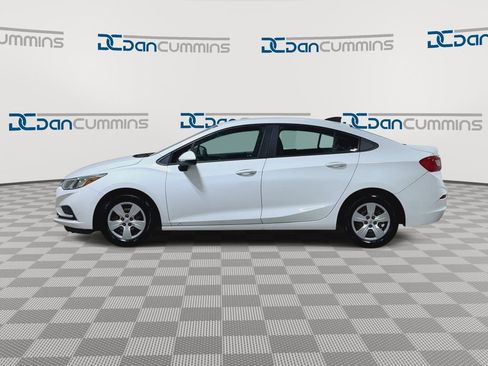 Used 2017 Chevrolet Cruze LS FWD image 5