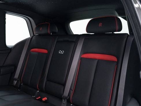 New 2026 Rolls-Royce Cullinan Black Badge image 27