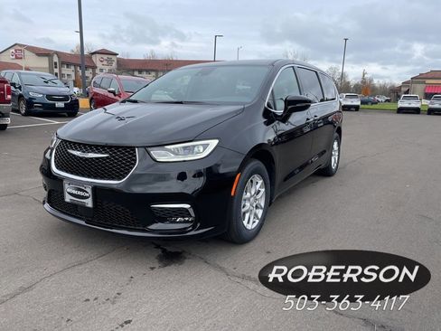 New 2026 Chrysler Pacifica Select image 1