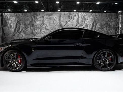 Used 2020 Ford Mustang Shelby GT500 w/ Carbon Fiber Track Pack image 19