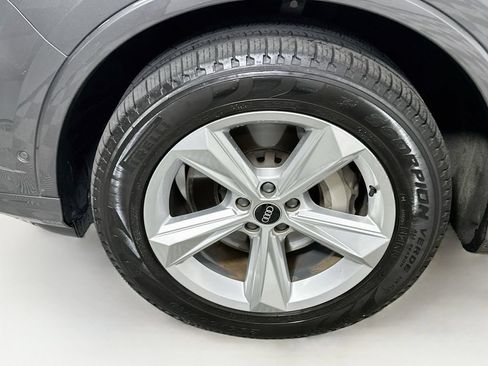 Used 2022 Audi Q7 2.0T Premium Plus w/ Premium Plus Package AWD/4WD image 24