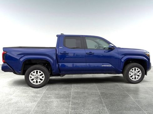 Certified 2025 Toyota Tacoma SR5 image 6