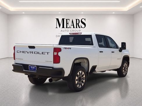 Used 2024 Chevrolet Silverado 2500 Custom w/ Custom Value Package AWD/4WD image 5
