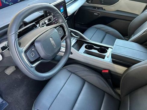 Used 2024 Lincoln Nautilus Premier w/ Equipment Group 102A image 4