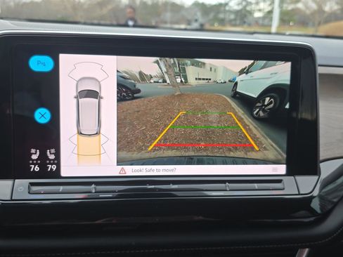 Certified 2025 Volkswagen Atlas SE image 19