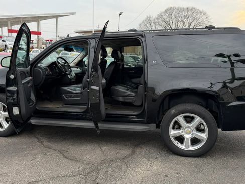 Used 2013 Chevrolet Suburban LT w/ Luxury Package image 16