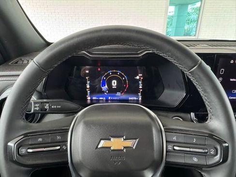 Used 2023 Chevrolet Colorado LT w/ LT Convenience Package II image 32