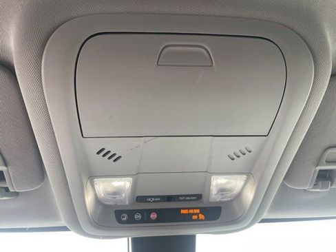 Used 2022 GMC Terrain SLE image 19