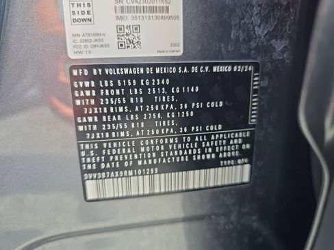 Used 2024 Volkswagen Tiguan SE FWD image 30