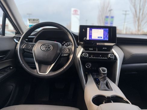 Certified 2023 Toyota Venza LE image 24