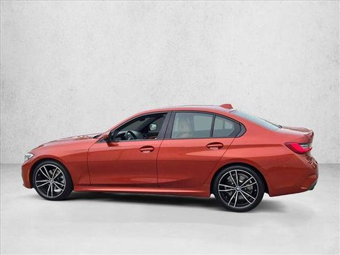 Used 2022 BMW 330i Sedan w/ M Sport Package RWD image 9