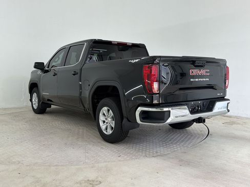 Used 2023 GMC Sierra 1500 SLE AWD/4WD image 3
