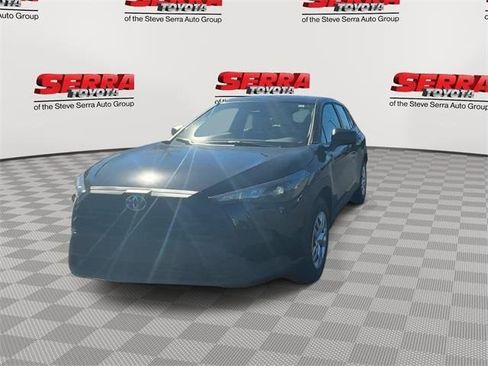 Used 2026 Toyota Corolla Cross L image 4