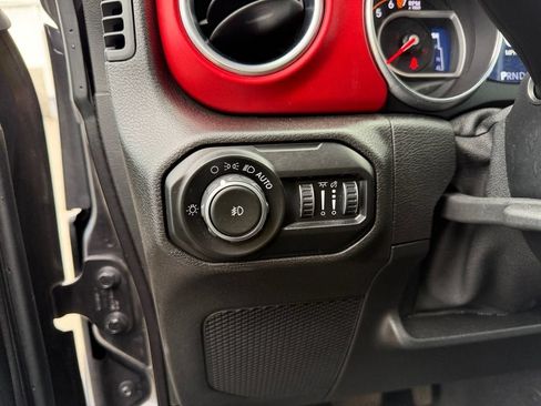 Used 2020 Jeep Wrangler Unlimited Rubicon w/ LED Lighting Group AWD/4WD image 22