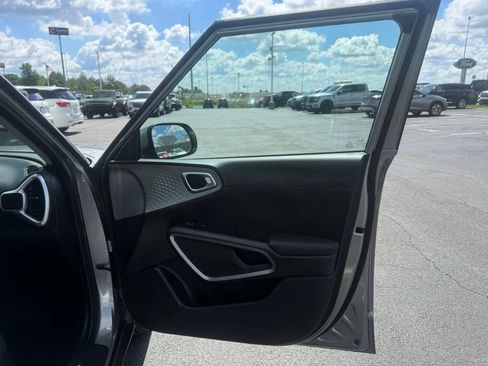 Used 2025 Kia Soul LX w/ LX Technology Package FWD image 47
