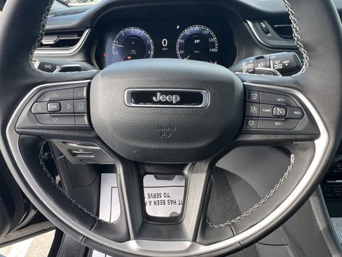 New 2025 Jeep Grand Cherokee L Altitude image 13