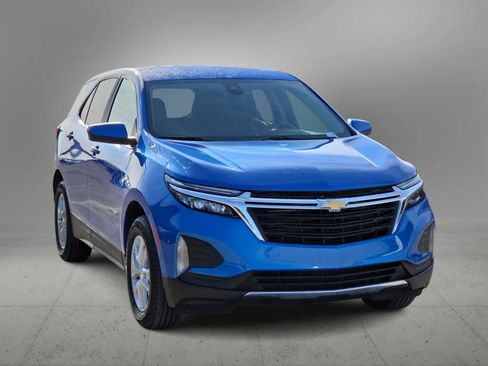 Used 2024 Chevrolet Equinox LT w/ LPO, Floor Liner Package FWD image 3