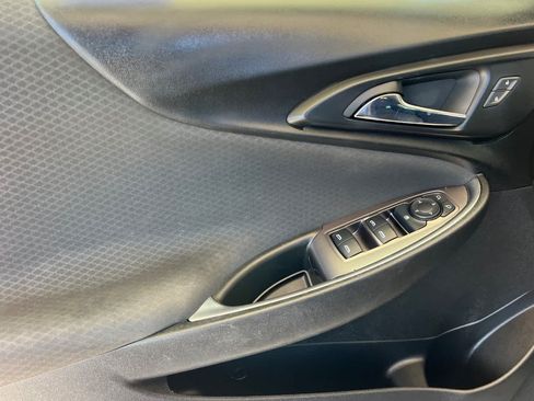 Used 2018 Chevrolet Malibu LT FWD image 12