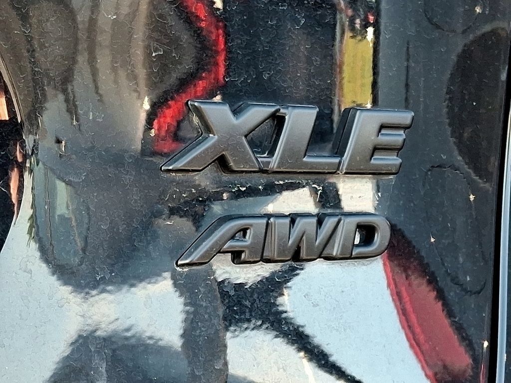 Used 2024 Toyota RAV4 XLE w/ Convenience Package AWD/4WD image 12