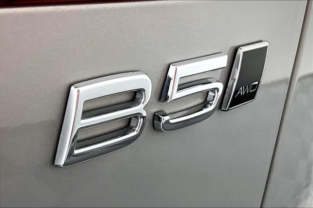 Used 2025 Volvo V60 B5 Cross Country Plus AWD/4WD image 14