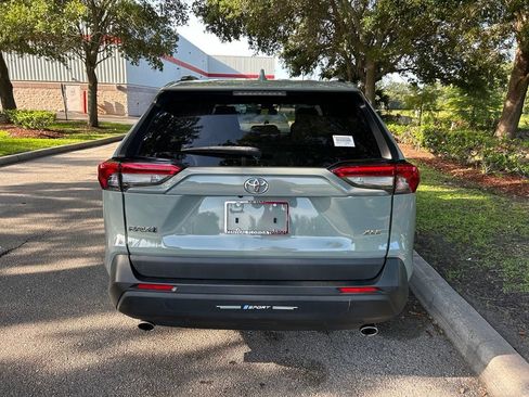 Used 2019 Toyota RAV4 XLE Premium FWD image 5