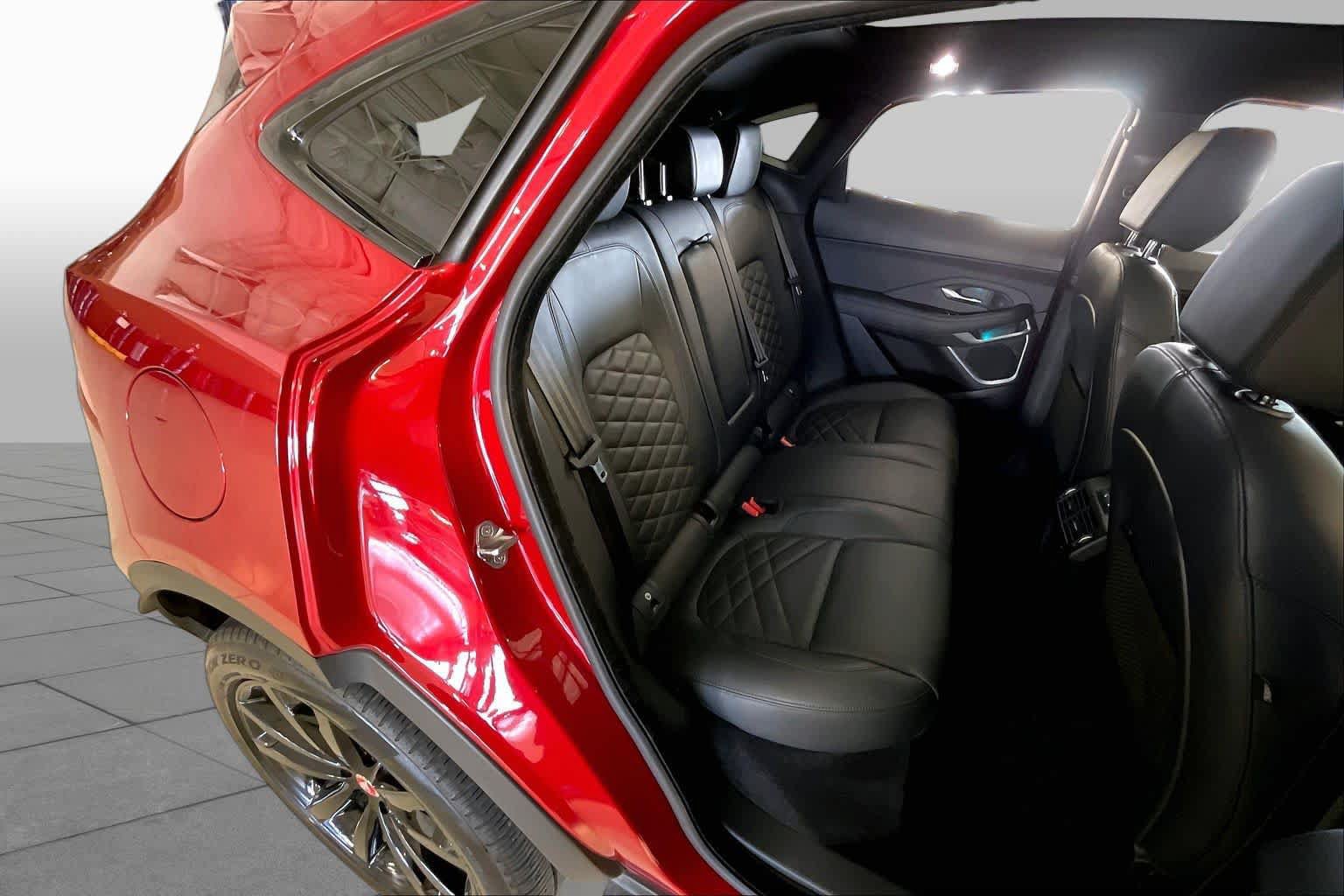 Used 2020 Jaguar E-PACE SE AWD/4WD image 18