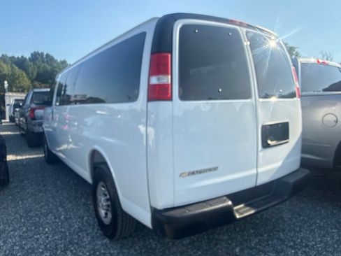 Used 2025 Chevrolet Express 3500 LS RWD image 5