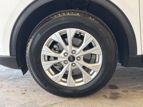 Used 2025 Ford Escape Active image 12