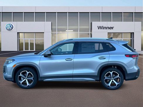 New 2026 Volkswagen Tiguan SE FWD image 2