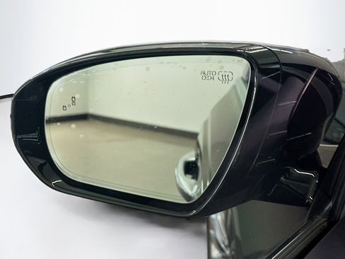 Used 2020 Kia K900 Luxury image 16