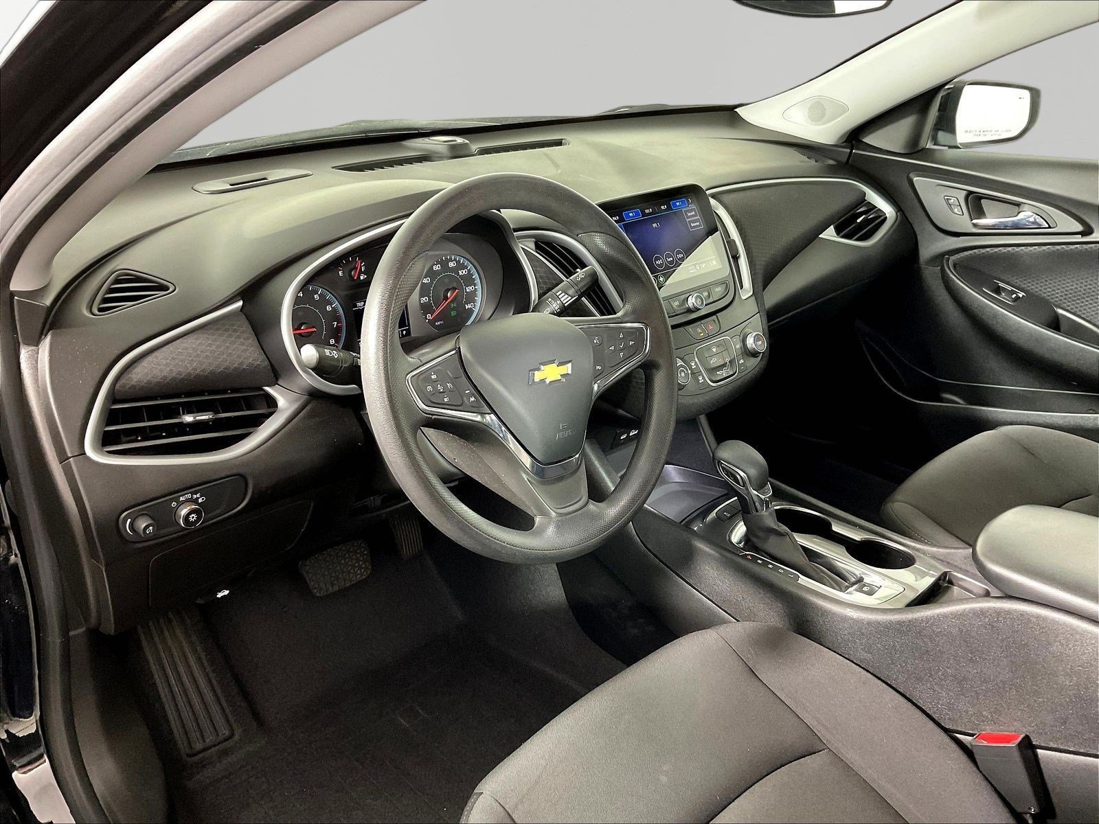 Used 2024 Chevrolet Malibu LS w/ LPO, Floor Liner Package FWD image 17