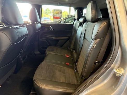 Used 2024 Mitsubishi Outlander SE AWD/4WD image 19