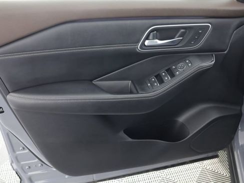 Used 2022 Nissan Rogue Platinum w/ Head-Up Display Package image 26