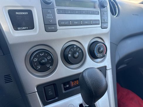 Used 2010 Toyota Matrix S image 19