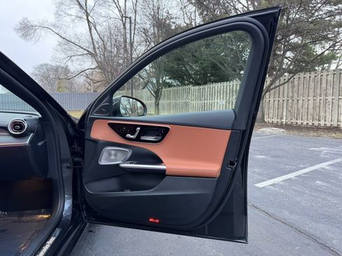 Used 2025 Mercedes-Benz C 300 4MATIC Sedan image 31